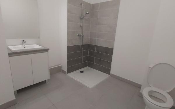 Appartement à louer    2 pièces •  Nîmes