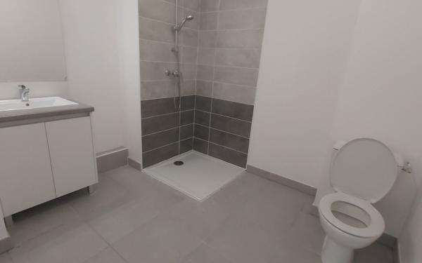 Appartement à louer    2 pièces •  Nîmes