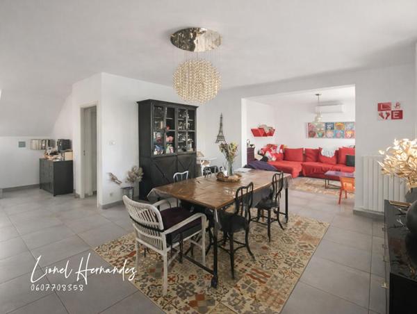 Alès centre : Maison individuelle de 197m² avec 5 chambres et piscine