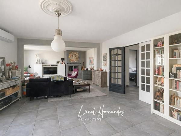 Alès centre : Maison individuelle de 197m² avec 5 chambres et piscine