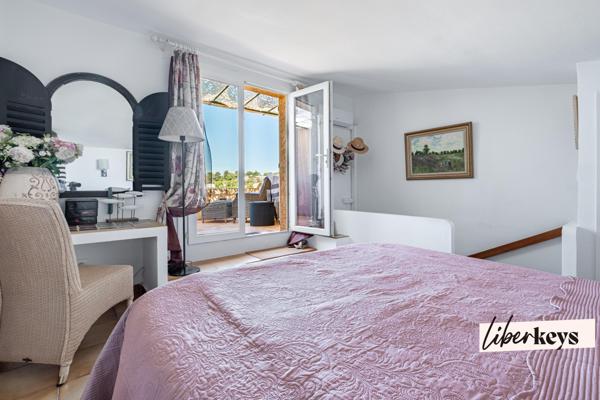 Coup de coeur assuré pour ce charmant 2 pièces en duplex aux Issambres ( quartier de Roquebrune sur Argens)