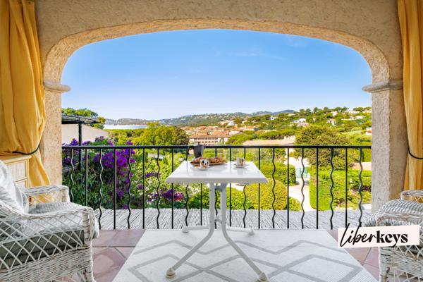 Coup de coeur assuré pour ce charmant 2 pièces en duplex aux Issambres ( quartier de Roquebrune sur Argens)