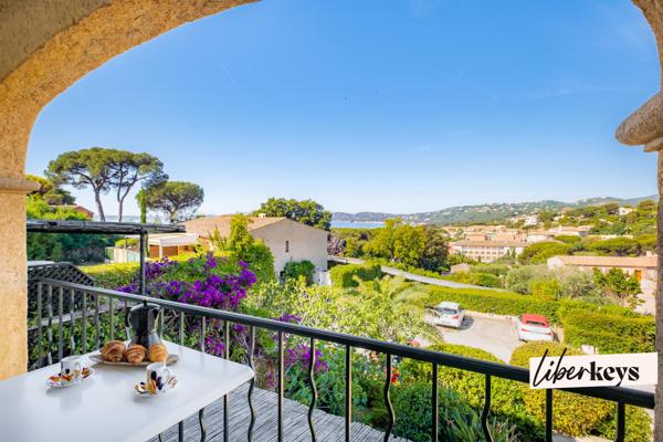 Coup de coeur assuré pour ce charmant 2 pièces en duplex aux Issambres ( quartier de Roquebrune sur Argens)