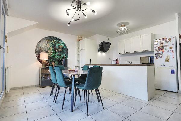 Appartement T4 dernier étage Bonneville : terrasses, vue dégagée, garage, ascenseur (2021)