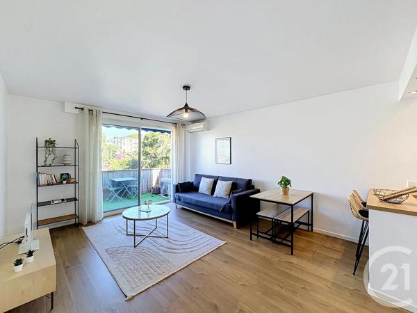 Appartement F2 à vendre  2 pièces - 49 m 2   CANNES  - 06