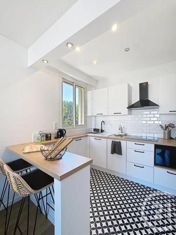 Appartement F2 à vendre  2 pièces - 49 m 2   CANNES  - 06