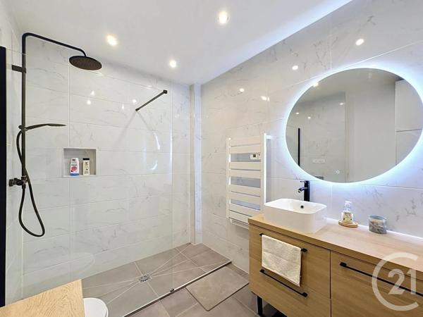 Appartement F2 à vendre  2 pièces - 49 m 2   CANNES  - 06