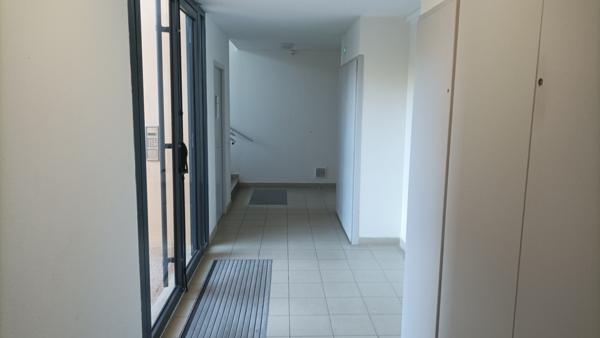 Narbonne (11100) appt t2 avec terrasse et parking