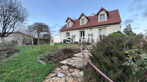 EXCEPTIONNEL ! Un emplacement privilégié pour cette demeure avec une chambre et salle de bains en RDC