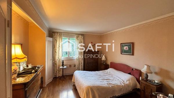 EXCEPTIONNEL ! Un emplacement privilégié pour cette demeure avec une chambre et salle de bains en RDC