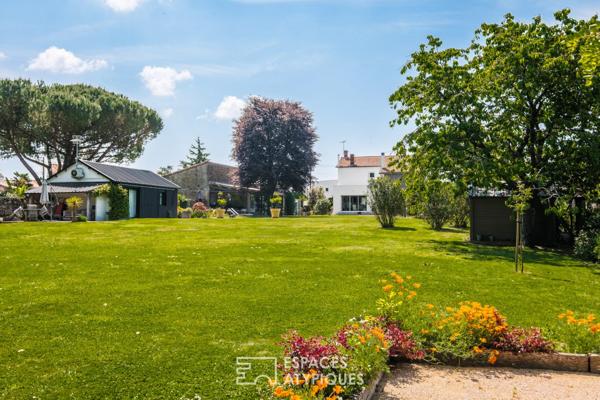 Maison rénovée et son parc en bord de Sèvre