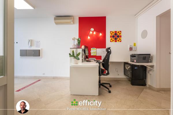Local Commercial
         4 pièces
        - 85 m² Exclusivité 120 000 € *