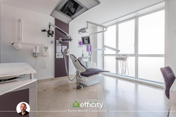 Local Commercial
         4 pièces
        - 85 m² Exclusivité 120 000 € *