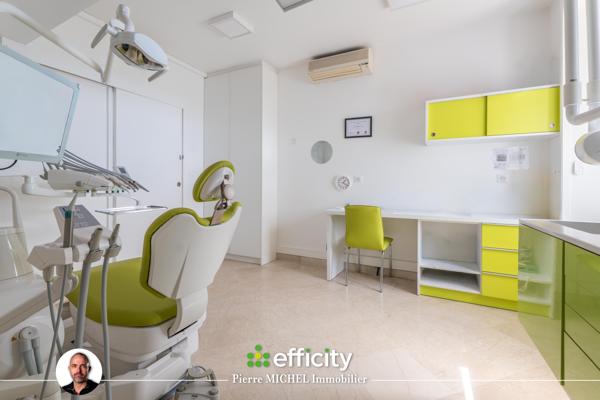 Local Commercial
         4 pièces
        - 85 m² Exclusivité 120 000 € *