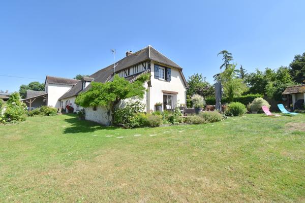 Frazé (28160) MAGNIFIQUE LONGERE PLEINE DE CHARME