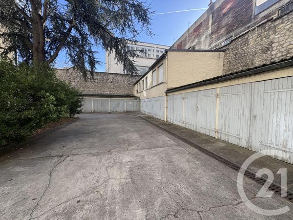 Parking à vendre  10,80 m2 PARIS - 75015