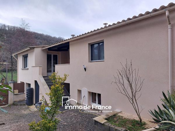 Maison T5 et entrepôt de 260m² sur terrain clos de 925m²