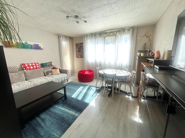 APPARTEMENT DE 3 PIECES A VENDRE A PLAISIR