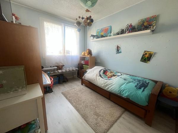 APPARTEMENT DE 3 PIECES A VENDRE A PLAISIR