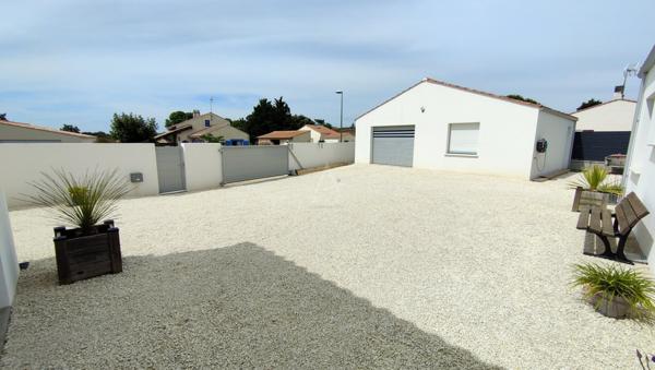 Maison 2022 – 80 m² de pièce de vie – jacuzzi – dépendance 70 m² – aucun travaux