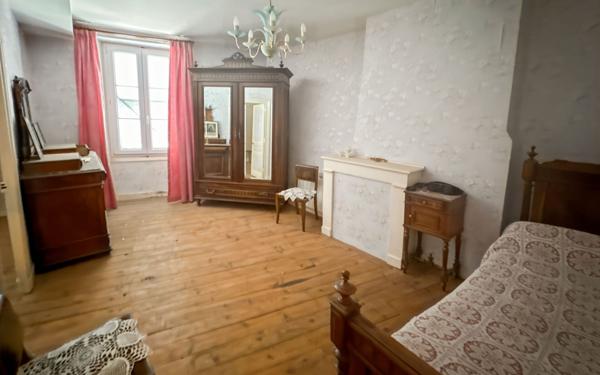 Maison à vendre    5 pièces • 170 m2 Agonac