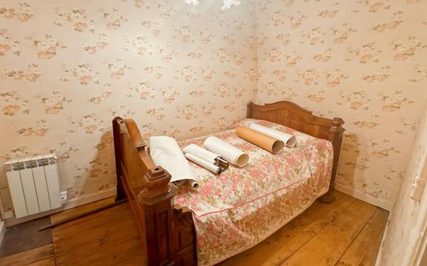 Maison à vendre    5 pièces • 170 m2 Agonac