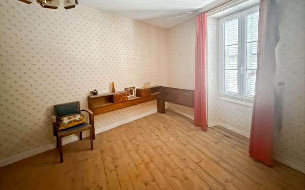 Maison à vendre    5 pièces • 170 m2 Agonac