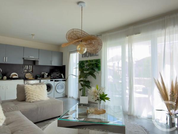 Appartement F2 à vendre  2 pièces - 47,13 m 2   LA VALETTE DU VAR  - 83
