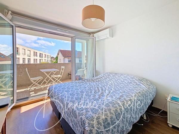 T2 dans résidence récente à 17 mn à pied du RER