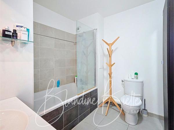 T2 dans résidence récente à 17 mn à pied du RER