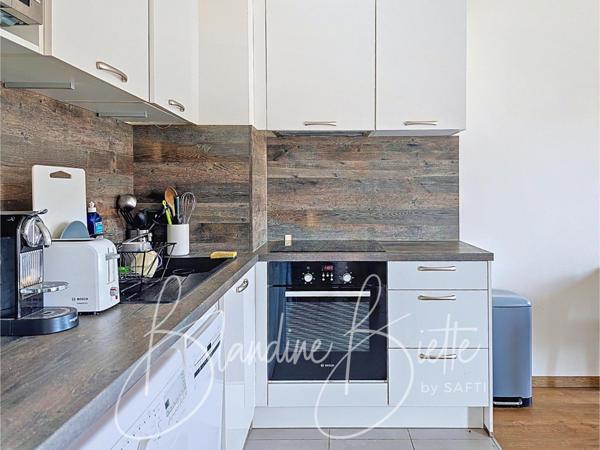 T2 dans résidence récente à 17 mn à pied du RER