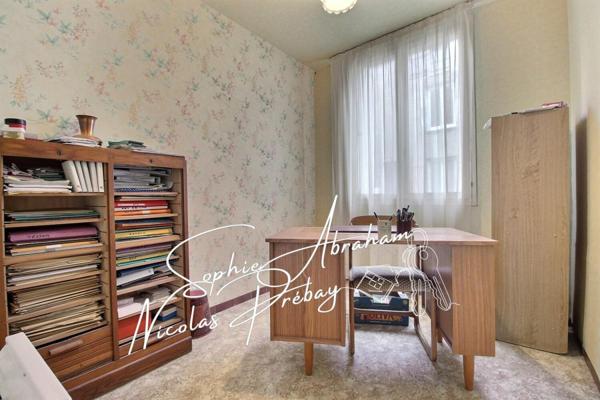 Ensemble immobilier composé d'une habitation et des dépendances