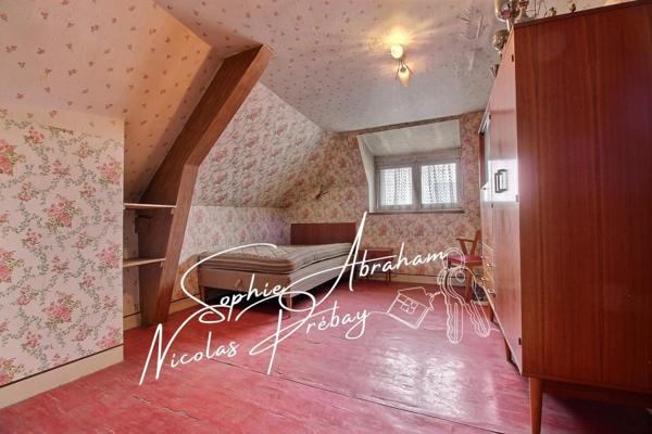 Ensemble immobilier composé d'une habitation et des dépendances