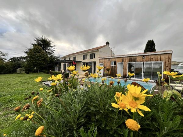 Meschers-sur-Gironde (17132) 

ENSEMBLE DE DEUX MAISONS