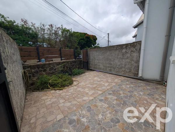 ETANG SAINT-LEU  (≈ 400 m alt) – T3 VUE MER PANORAMIQUE – 70 m² – 210 000 € HAI