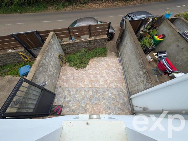 ETANG SAINT-LEU  (≈ 400 m alt) – T3 VUE MER PANORAMIQUE – 70 m² – 210 000 € HAI