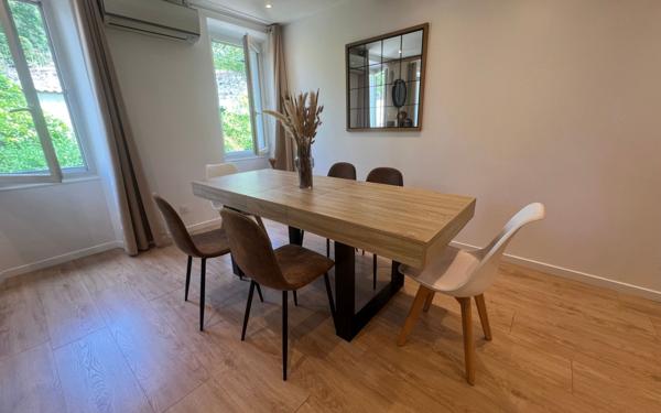 Appartement à vendre    4 pièces • 84 m2 Hyères