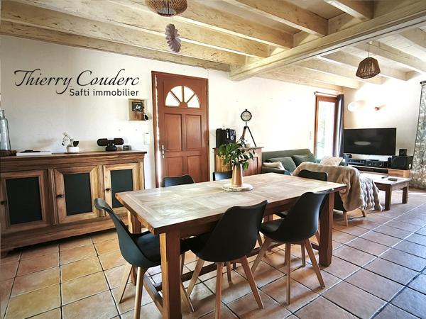 Maison au calme avec terrain boisé.