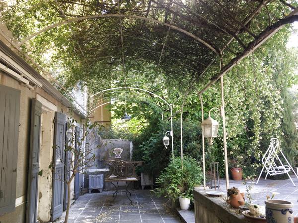 Roquemaure (30150) DANS VILLAGE DU GARD, PROXIMITE AVIGNON, SPACIEUSE MAISON DE VILLAGE DE CHARME AVEC JARDIN, GARAGE ET PISCINE