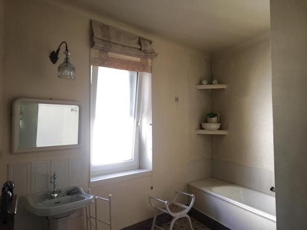 Roquemaure (30150) DANS VILLAGE DU GARD, PROXIMITE AVIGNON, SPACIEUSE MAISON DE VILLAGE DE CHARME AVEC JARDIN, GARAGE ET PISCINE