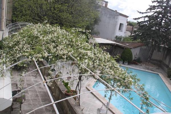 Roquemaure (30150) DANS VILLAGE DU GARD, PROXIMITE AVIGNON, SPACIEUSE MAISON DE VILLAGE DE CHARME AVEC JARDIN, GARAGE ET PISCINE