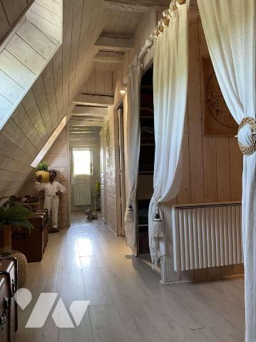 A VENDRE : Propriété en pierre située à une quinzaine de kilomètres à l'est de GOURDON (Lot - 4...