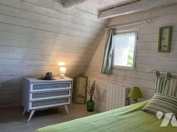 A VENDRE : Propriété en pierre située à une quinzaine de kilomètres à l'est de GOURDON (Lot - 4...