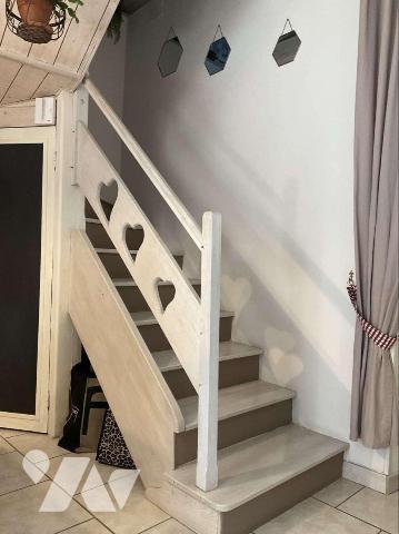 A VENDRE : Propriété en pierre située à une quinzaine de kilomètres à l'est de GOURDON (Lot - 4...
