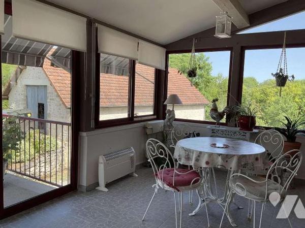 A VENDRE : Propriété en pierre située à une quinzaine de kilomètres à l'est de GOURDON (Lot - 4...