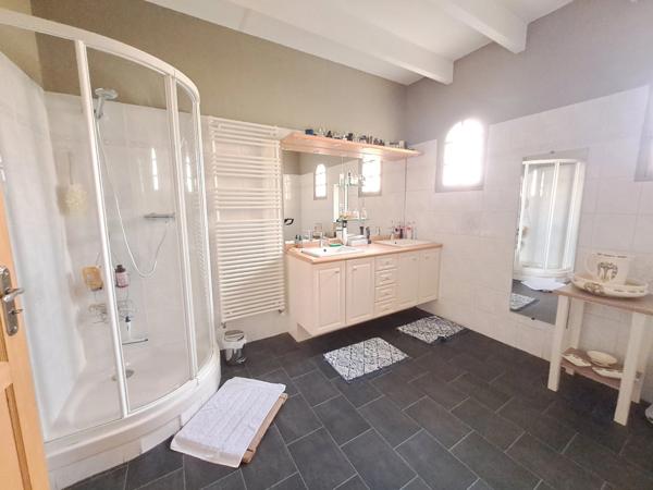 Maison à vendre 7 pièces SAINT MEDARD EN JALLES (33)