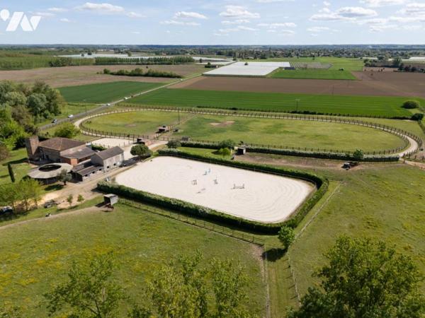 A VENDRE Exceptionnelle propriété équestre