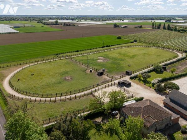 A VENDRE Exceptionnelle propriété équestre