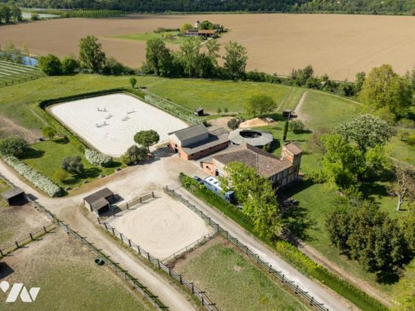 A VENDRE Exceptionnelle propriété équestre