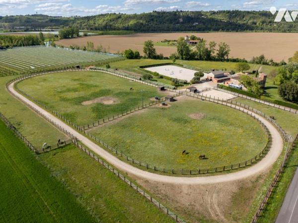 A VENDRE Exceptionnelle propriété équestre